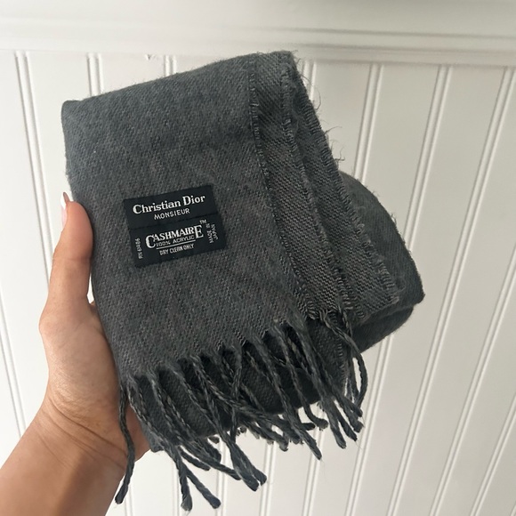 Dior Monsieur Gray Acrylic Scarf - Picture 1 of 3